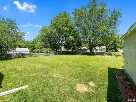 210 Albert St, Washington, IL 61571 photo 28