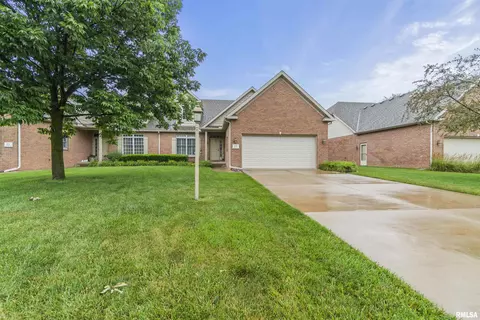 331 Garnet Dr, Morton, IL 61550