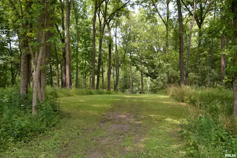 Exterior - 2060 W Adams Rd, Macomb, IL 61455 photo 8 of 9