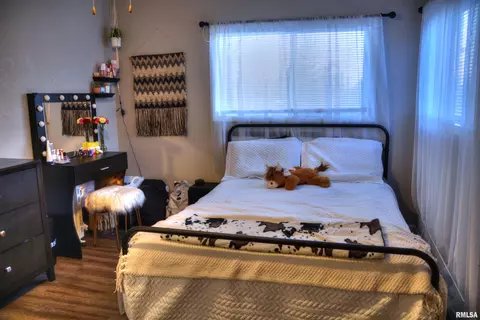 Bedroom - 2060 W Adams Rd, Macomb, IL 61455 photo 2 of 3