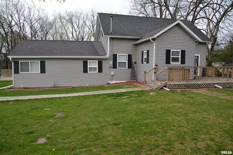 Exterior - 2060 W Adams Rd, Macomb, IL 61455 photo 1 of 9