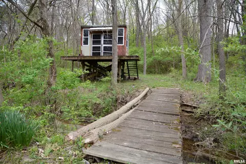Exterior - 2060 W Adams Rd, Macomb, IL 61455 photo 9 of 9