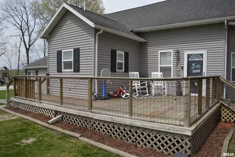 Exterior - 2060 W Adams Rd, Macomb, IL 61455 photo 2 of 9