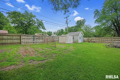 Exterior - 302 S Main St, Lacon, IL 61540 photo 6 of 10