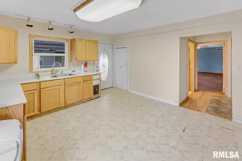 Entry Way - 302 S Main St, Lacon, IL 61540 photo 1 of 1