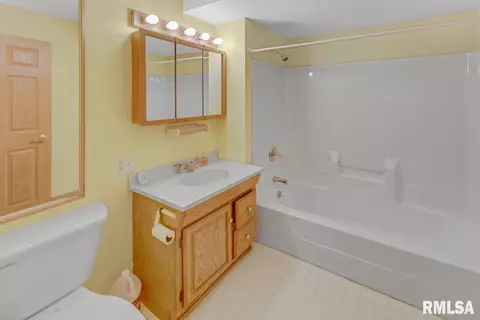 Bath - 302 S Main St, Lacon, IL 61540 photo 2 of 2