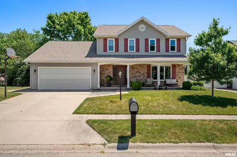 212 N White Clover Dr, Chillicothe, IL 61523