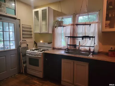 608 Elm St, Canton, IL 61520 photo 17