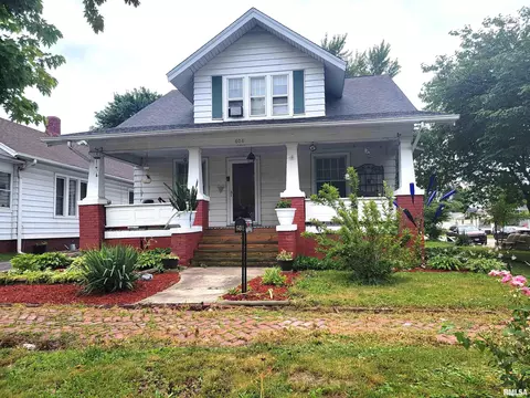 608 Elm St, Canton, IL 61520