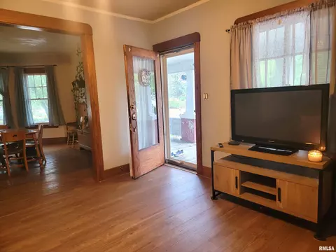 608 Elm St, Canton, IL 61520 photo 7