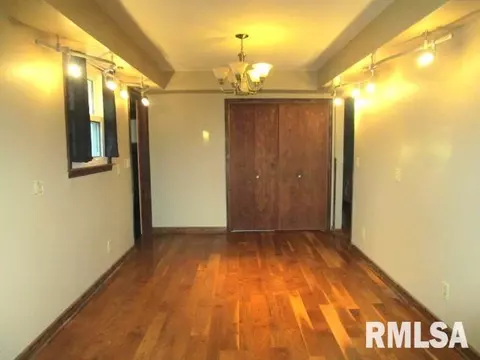 1025 E Olive St, Canton, IL 61520 photo 7