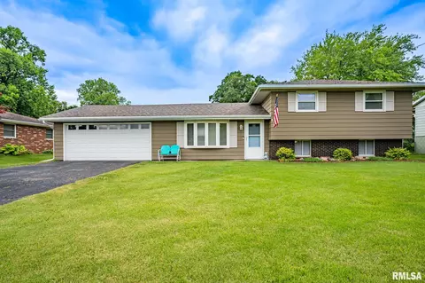 1500 Springfield Rd, East Peoria, IL 61611