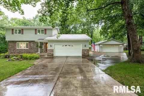 7125 N Dogwood Ln, Brimfield, IL 61517