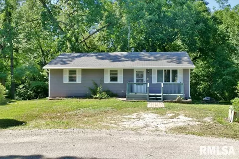 4 Great Oaks Ln, Lewistown, IL 61542
