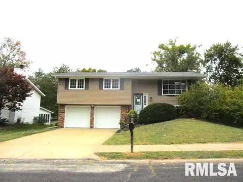 3821 N Laramie St, Peoria, IL 61615