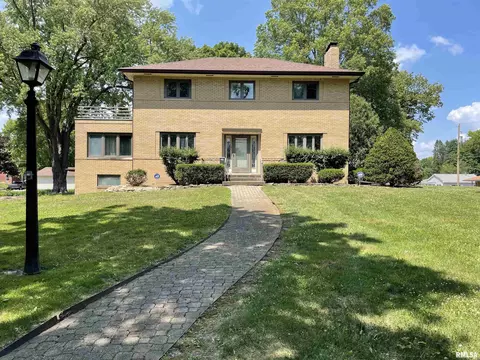 919 2nd St, Lacon, IL 61540