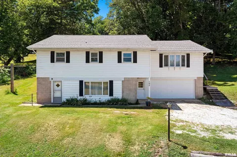105 Walnut St, Sparland, IL 61565