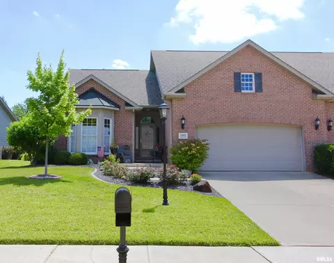 2402 W Chandler Ct, Peoria, IL 61615