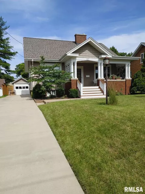 207 S Market St, Washington, IL 61571