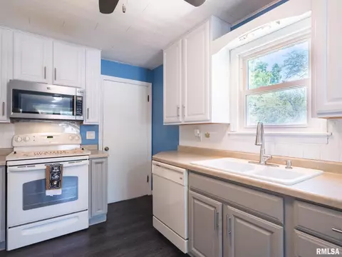 207 Monroe St, Washington, IL 61571 photo 34