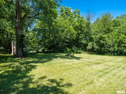 207 Monroe St, Washington, IL 61571 photo 9