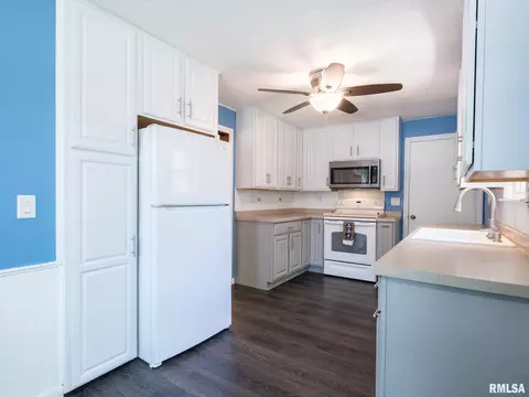 207 Monroe St, Washington, IL 61571 photo 32