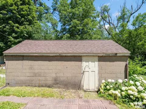 207 Monroe St, Washington, IL 61571 photo 5