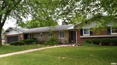 710 N Evergreen Dr, Chillicothe, IL 61523