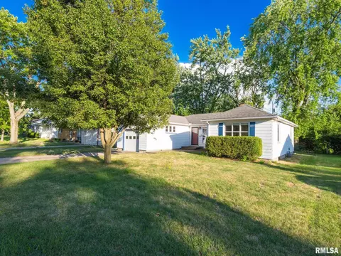 914 W Ridge Rd, Peoria, IL 61614