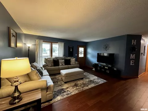 9 Briarbrook Rd, Macomb, IL 61455 photo 4