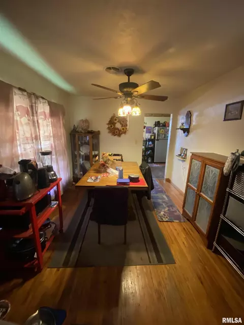 205 E Myrtle St, Canton, IL 61520 photo 13