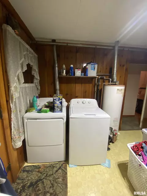 205 E Myrtle St, Canton, IL 61520 photo 15