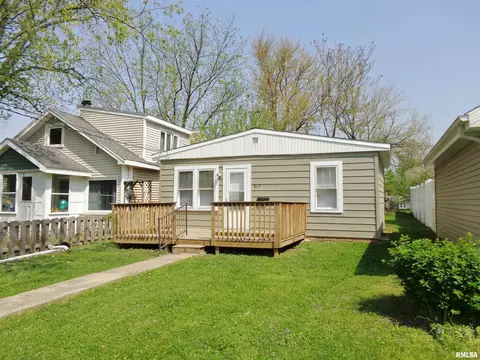 817 E Marietta Ave, Peoria Heights, IL 61616