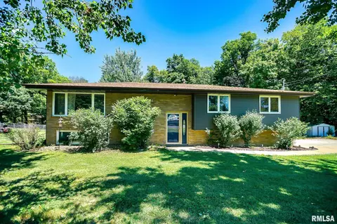 1514 N Division St, Metamora, IL 61548