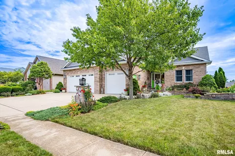 801 Anne St, Washington, IL 61571