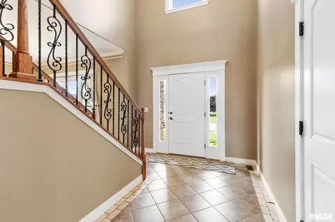 Entry Way - 1240 E Monroe St, Morton, IL 61550 photo 1 of 2