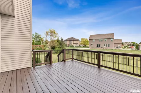 Exterior - 1240 E Monroe St, Morton, IL 61550 photo 5 of 7