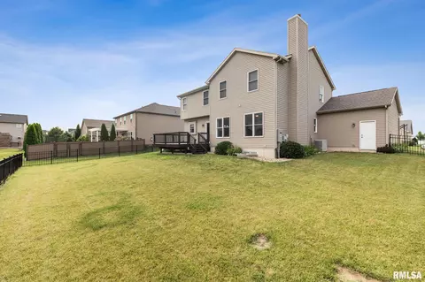 Exterior - 1240 E Monroe St, Morton, IL 61550 photo 2 of 7