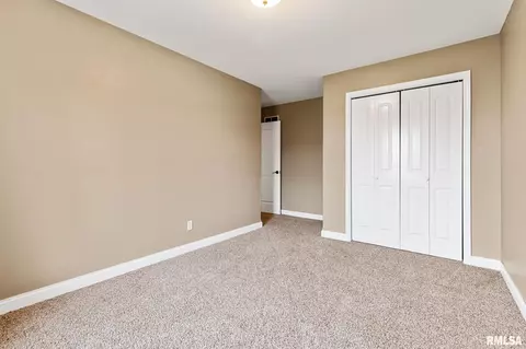 Bedroom - 1240 E Monroe St, Morton, IL 61550 photo 7 of 11