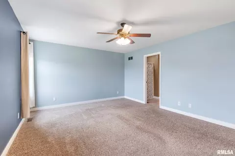 Bedroom - 1240 E Monroe St, Morton, IL 61550 photo 2 of 11