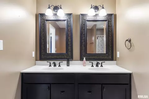 Bath - 1240 E Monroe St, Morton, IL 61550 photo 2 of 8