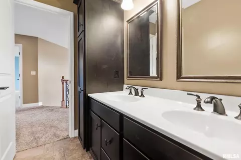 Bath - 1240 E Monroe St, Morton, IL 61550 photo 7 of 8