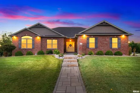 600 Whistling Strait St, Washington, IL 61571