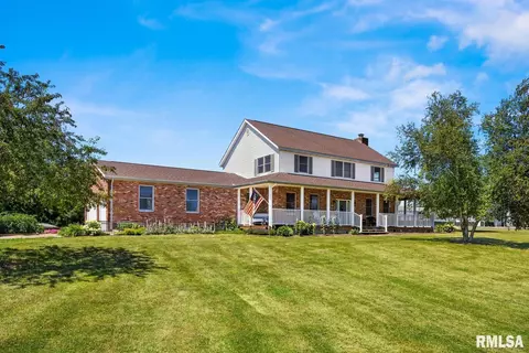 4701 Edgewater Dr, Groveland, IL 61535
