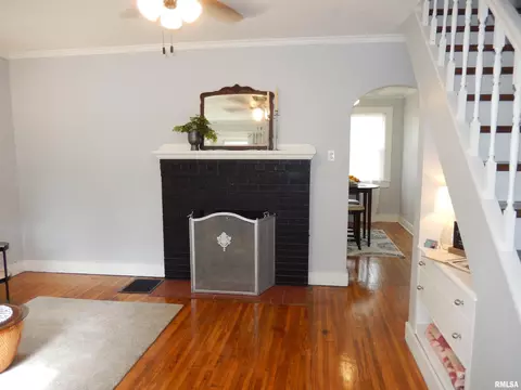 437 S Madison St, Macomb, IL 61455 photo 9