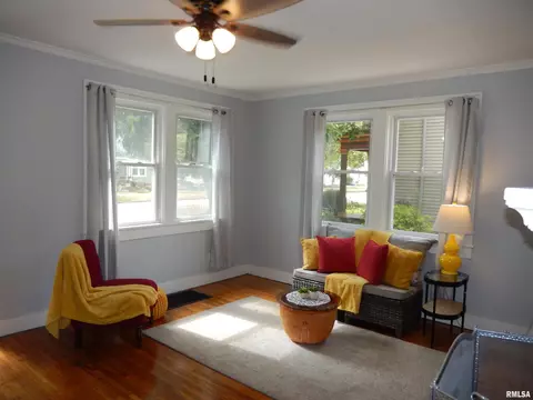 437 S Madison St, Macomb, IL 61455 photo 10