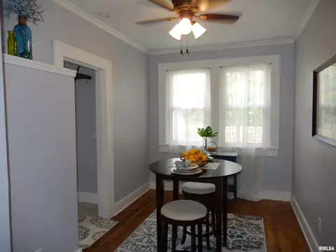 437 S Madison St, Macomb, IL 61455 photo 11