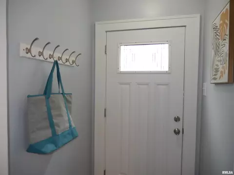 437 S Madison St, Macomb, IL 61455 photo 6