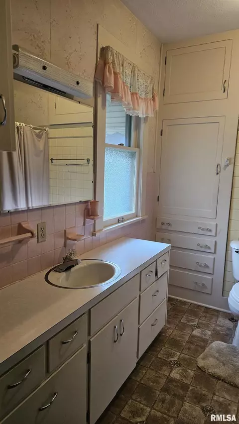 1359 E Chestnut St, Canton, IL 61520 photo 37