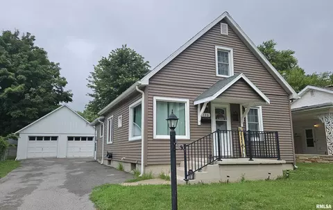 726 N 7th Ave, Canton, IL 61520